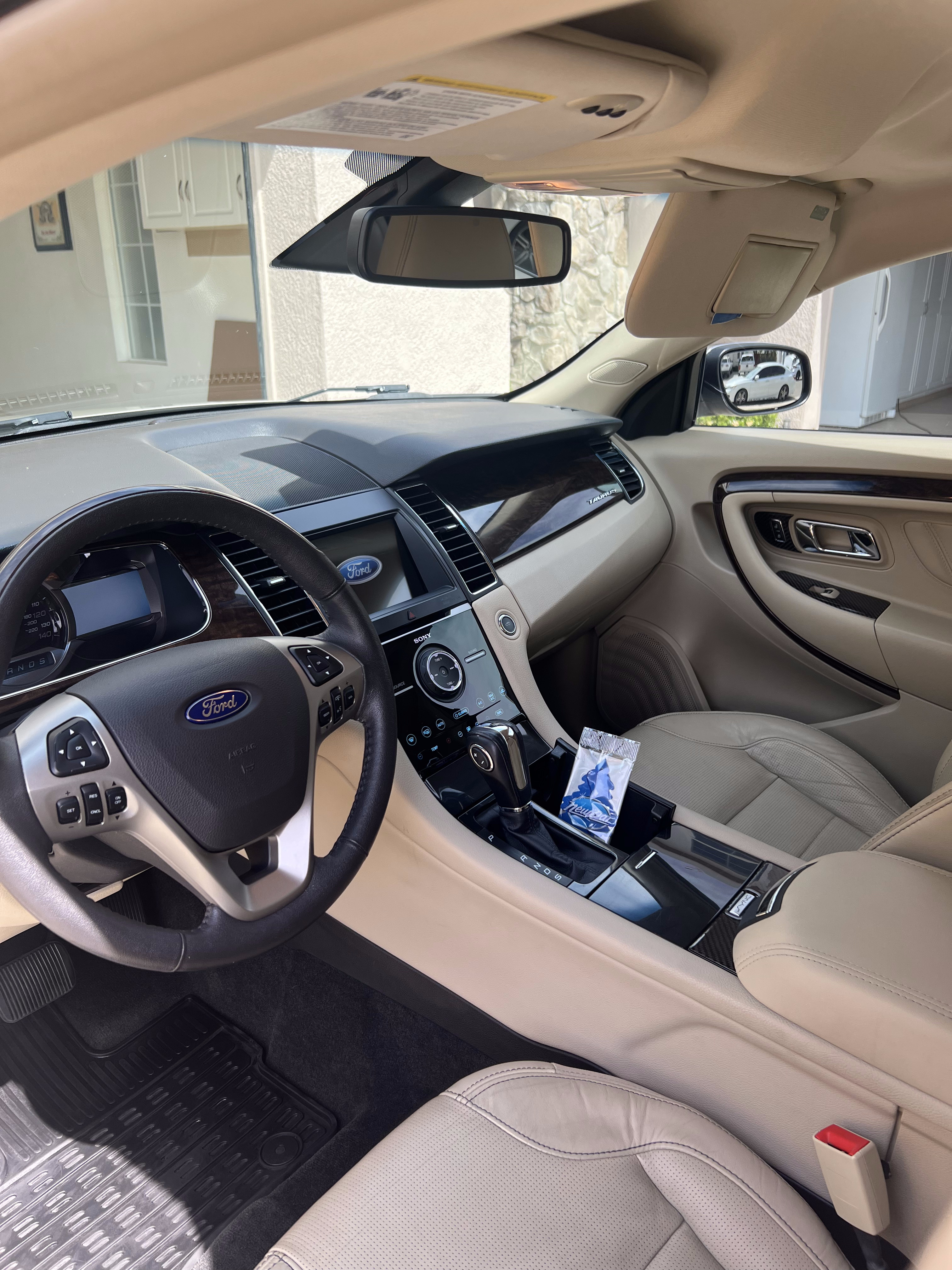 Ford Taurus cream leather interior